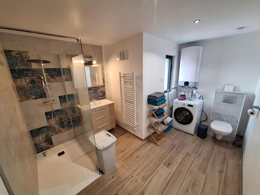 La Bridoire Logement Neuf A 2 Pas Du Lac מראה חיצוני תמונה