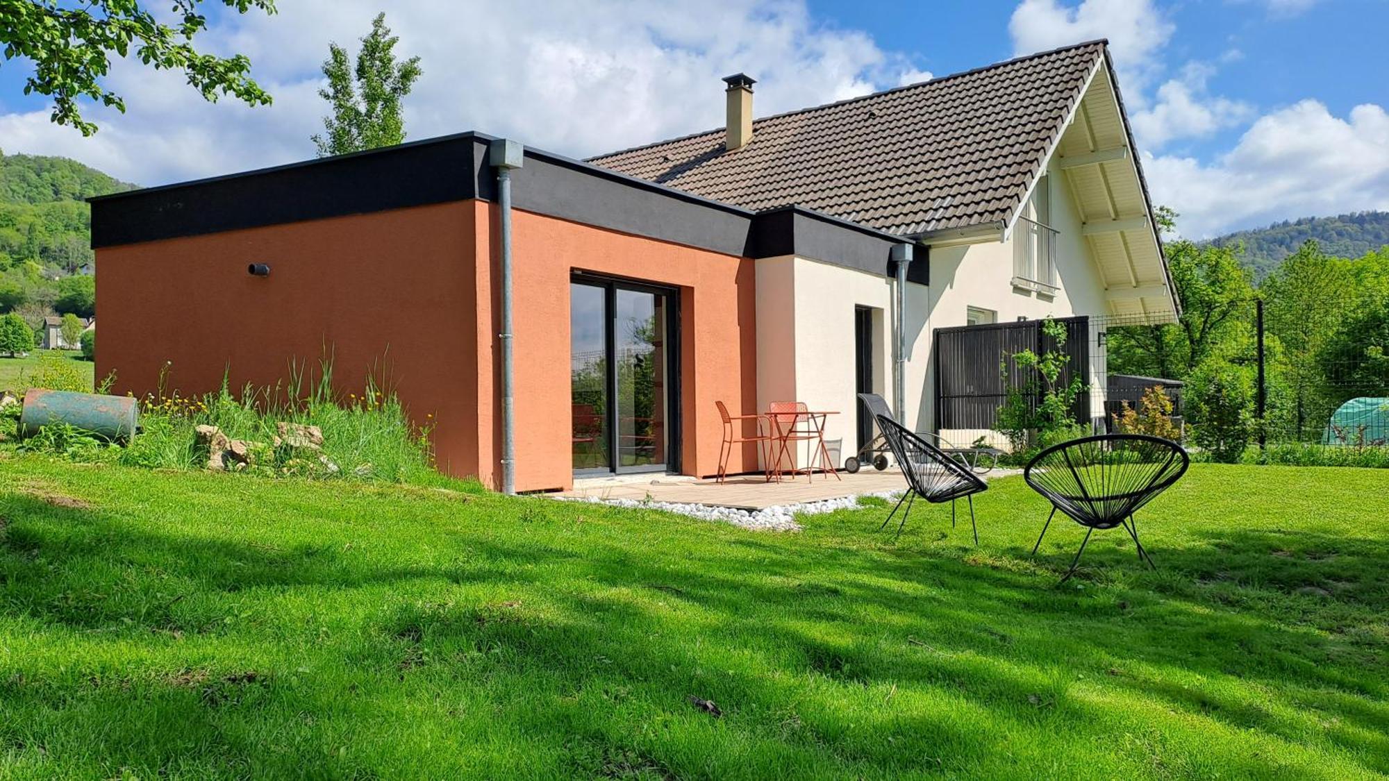La Bridoire Logement Neuf A 2 Pas Du Lac מראה חיצוני תמונה