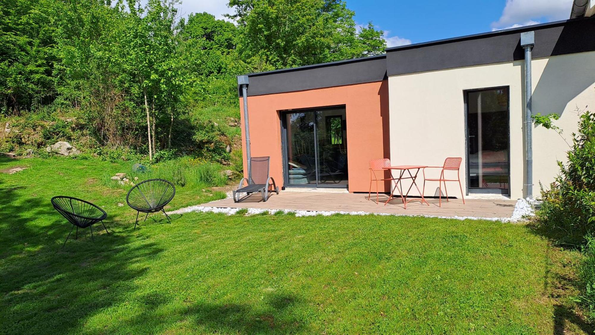 La Bridoire Logement Neuf A 2 Pas Du Lac מראה חיצוני תמונה
